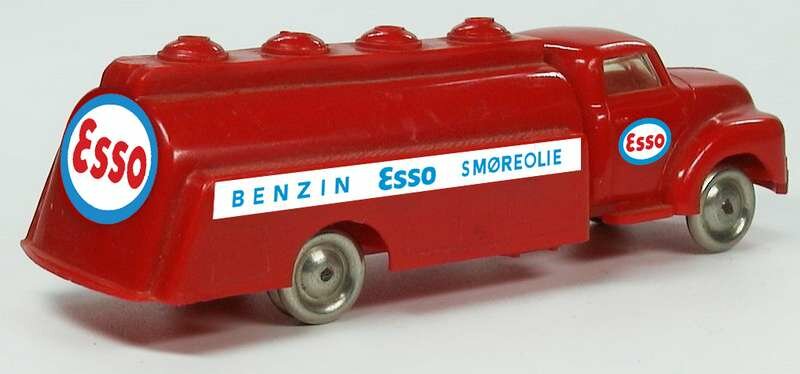 Set 1250 - 1-87 Esso Bedford Tanker (1960)