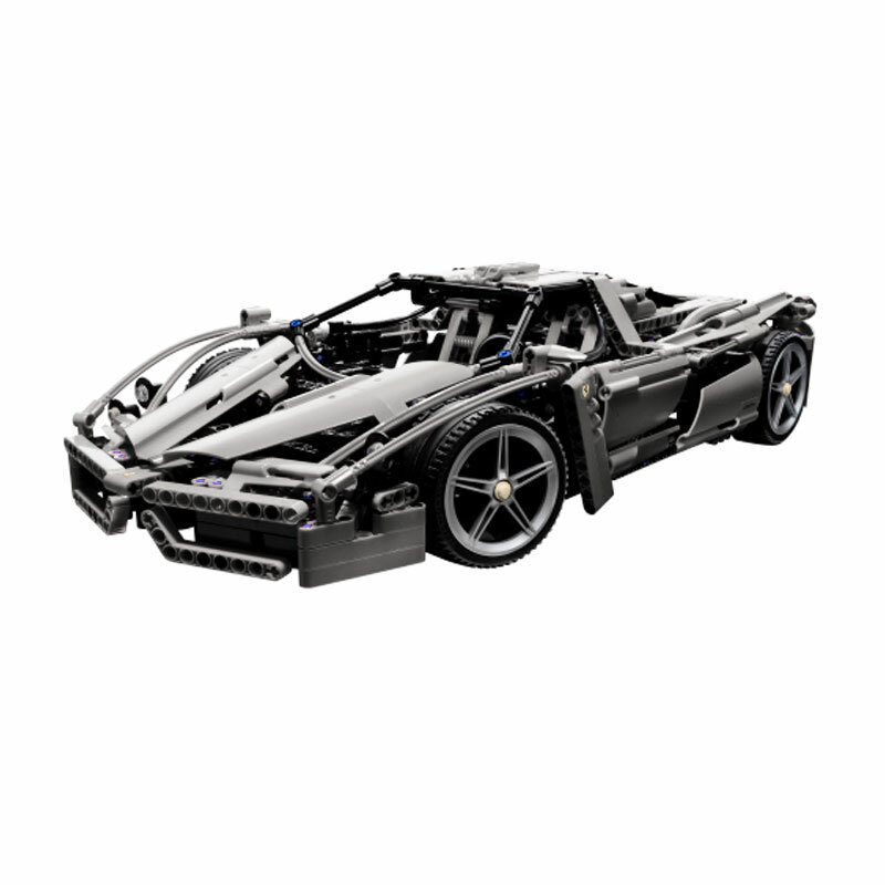 Set 8653 - Enzo Ferrari (White) 1:10 